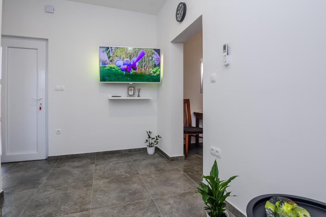 Lovely Apartment M&K In Peaceful Area - Zadar Extérieur photo